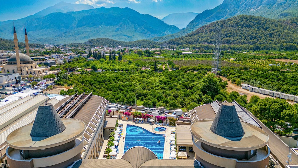 Hotel Viking Star — Swimming pool in Kemer