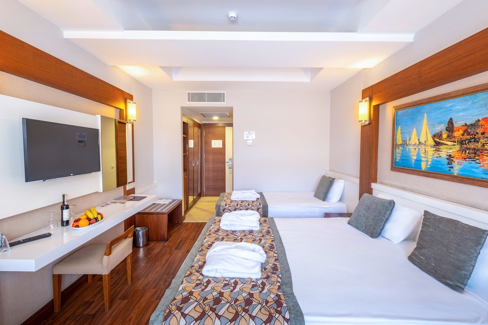 Hotel Viking Star — Hotel rooms in Kemer