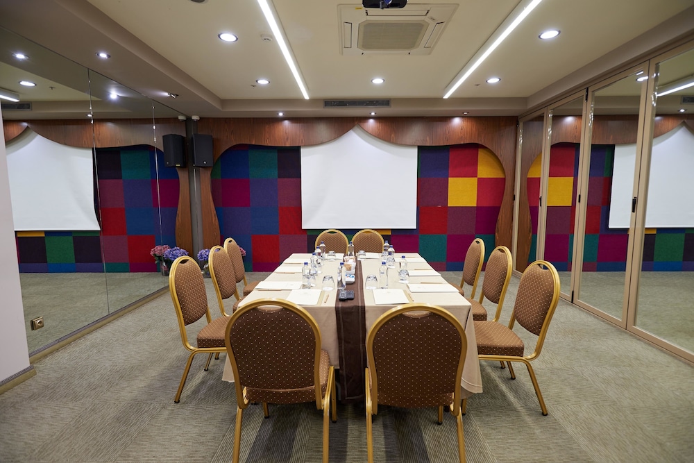 Hotel Yasmak Sultan — Hotel building in Istanbul, Istanbul