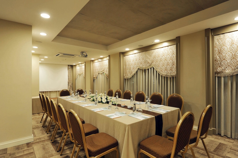 Hotel Yasmak Sultan — Hotel rooms in Istanbul, Istanbul