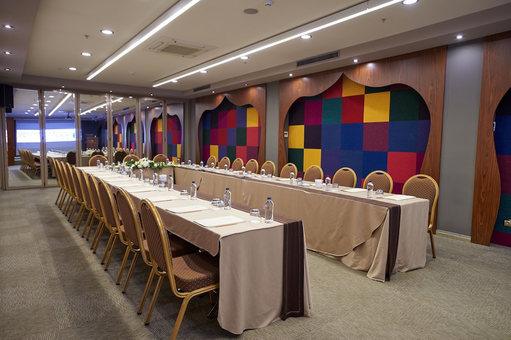 Hotel Yasmak Sultan — Restaurant & bars in Istanbul, Istanbul