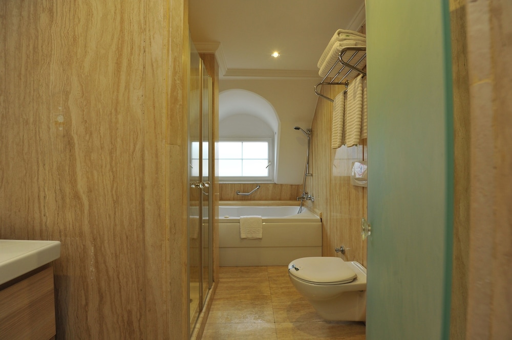 Hotel Yasmak Sultan — Hotel rooms in Istanbul, Istanbul