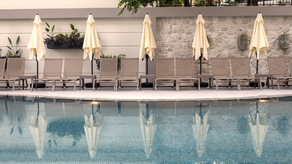 Kleopatra Dreams Beach Hotel — Swimming pool in Alanya
