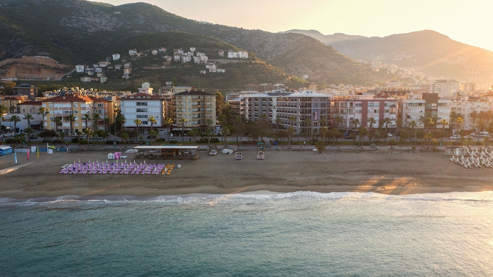 Kleopatra Dreams Beach Hotel — Beach in Alanya
