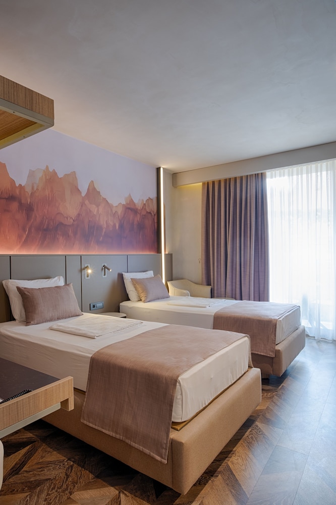 Kleopatra Dreams Beach Hotel — Hotel rooms in Alanya