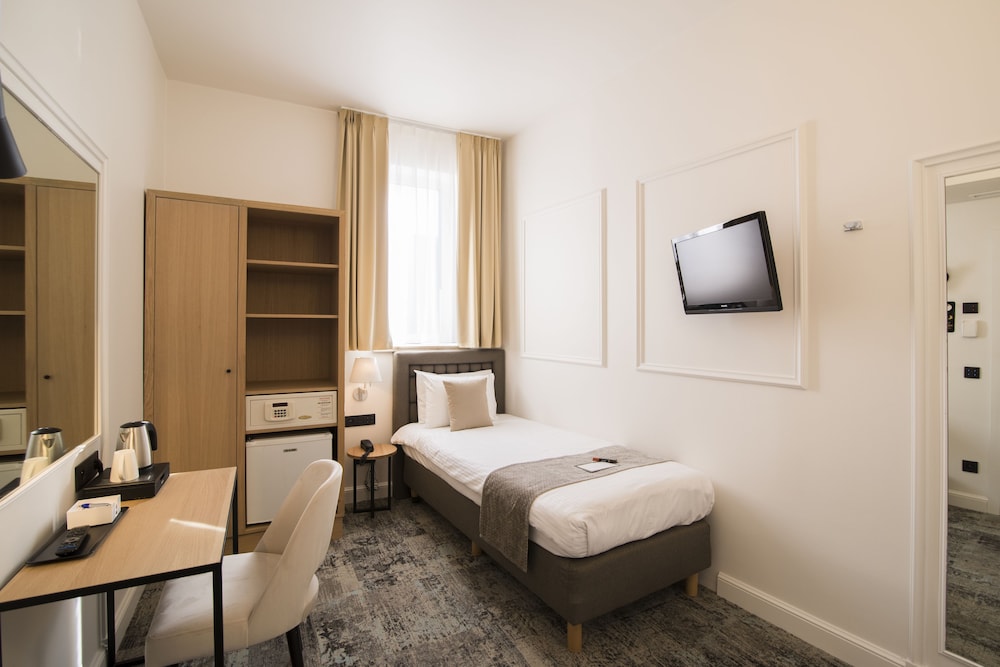 Dukes’ Academie – by Dukes’ Hotel Collection — Hotel rooms in Bruges, Flanders