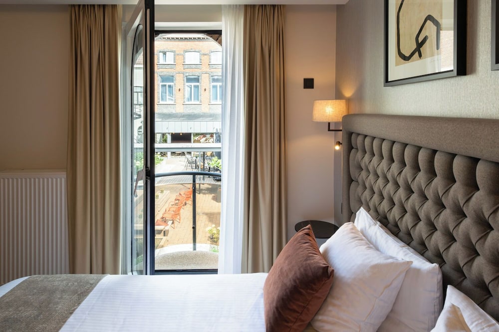 Dukes’ Academie – by Dukes’ Hotel Collection — Hotel rooms in Bruges, Flanders