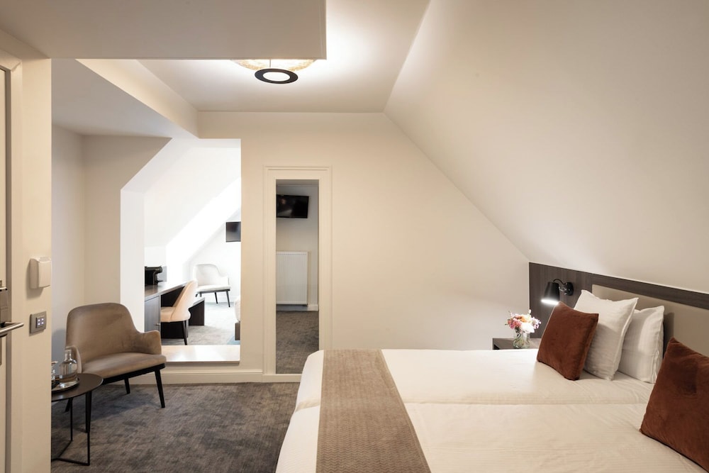 Dukes’ Academie – by Dukes’ Hotel Collection — Hotel rooms in Bruges, Flanders