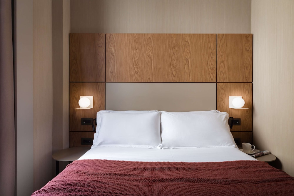 Hotel Cristoforo Colombo – Preferred Hotels & Resorts — Hotel rooms in Milan, Lombardy