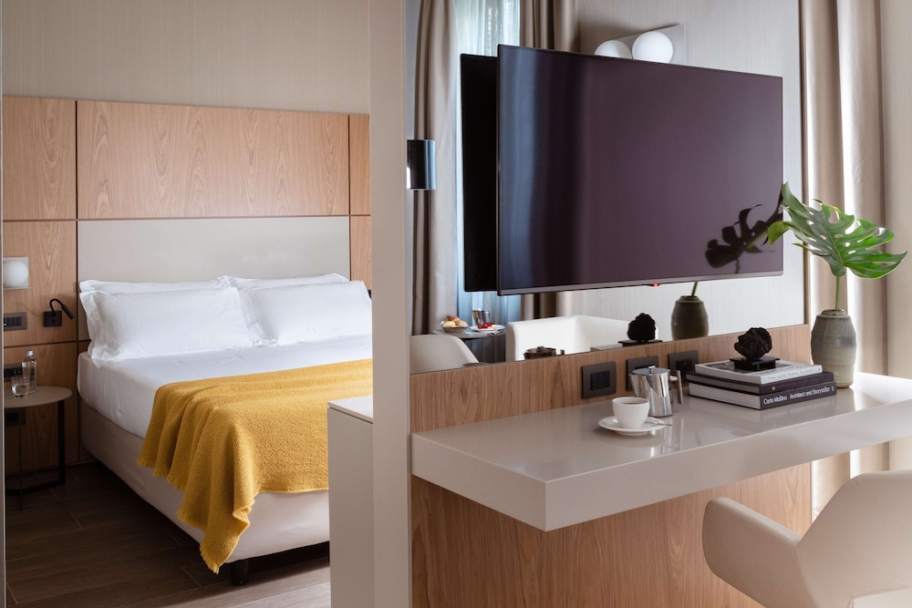 Hotel Cristoforo Colombo – Preferred Hotels & Resorts — Hotel rooms in Milan, Lombardy