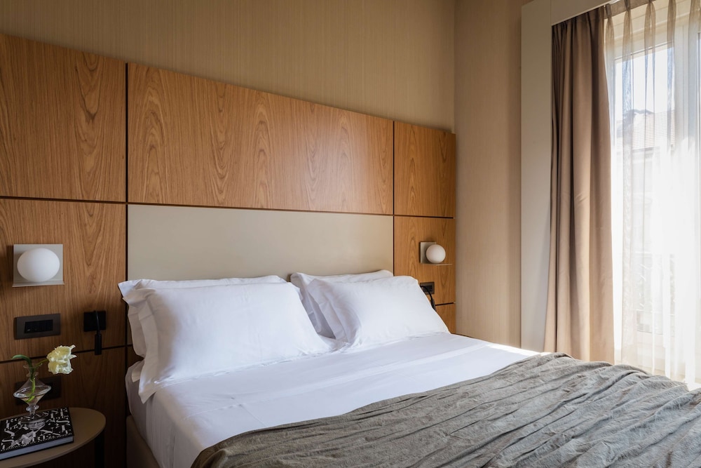 Hotel Cristoforo Colombo – Preferred Hotels & Resorts — Hotel rooms in Milan, Lombardy