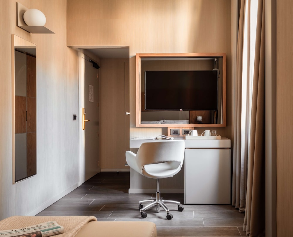 Hotel Cristoforo Colombo – Preferred Hotels & Resorts — Hotel rooms in Milan, Lombardy