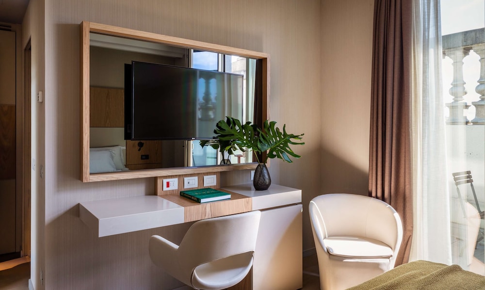 Hotel Cristoforo Colombo – Preferred Hotels & Resorts — Hotel rooms in Milan, Lombardy