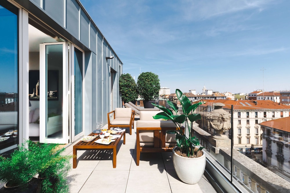 Hotel Cristoforo Colombo – Preferred Hotels & Resorts — Hotel building in Milan, Lombardy