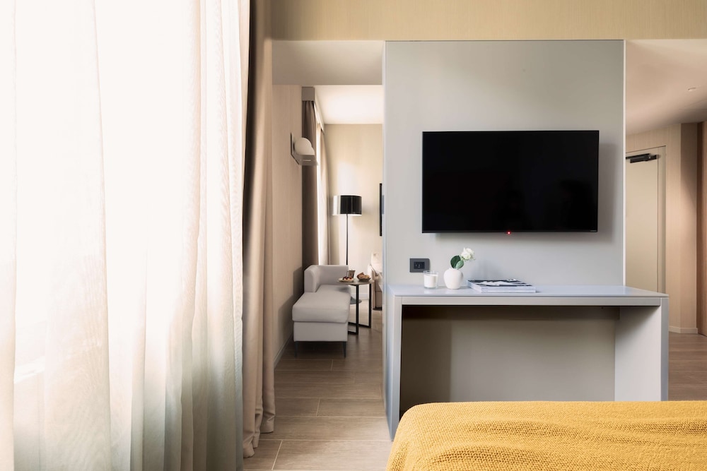 Hotel Cristoforo Colombo – Preferred Hotels & Resorts — Hotel rooms in Milan, Lombardy