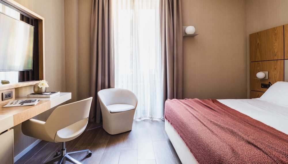 Hotel Cristoforo Colombo – Preferred Hotels & Resorts — Hotel rooms in Milan, Lombardy