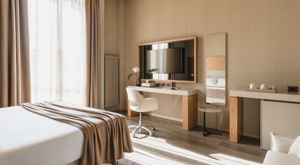 Hotel Cristoforo Colombo – Preferred Hotels & Resorts — Hotel rooms in Milan, Lombardy