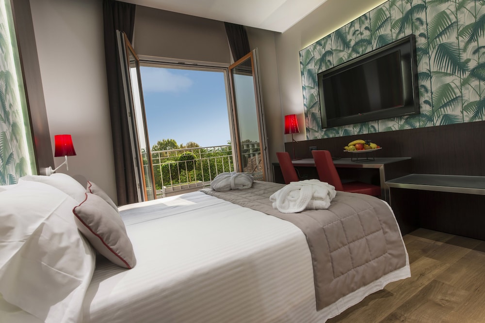 Hotel Manin — Hotel rooms in Milan, Lombardy