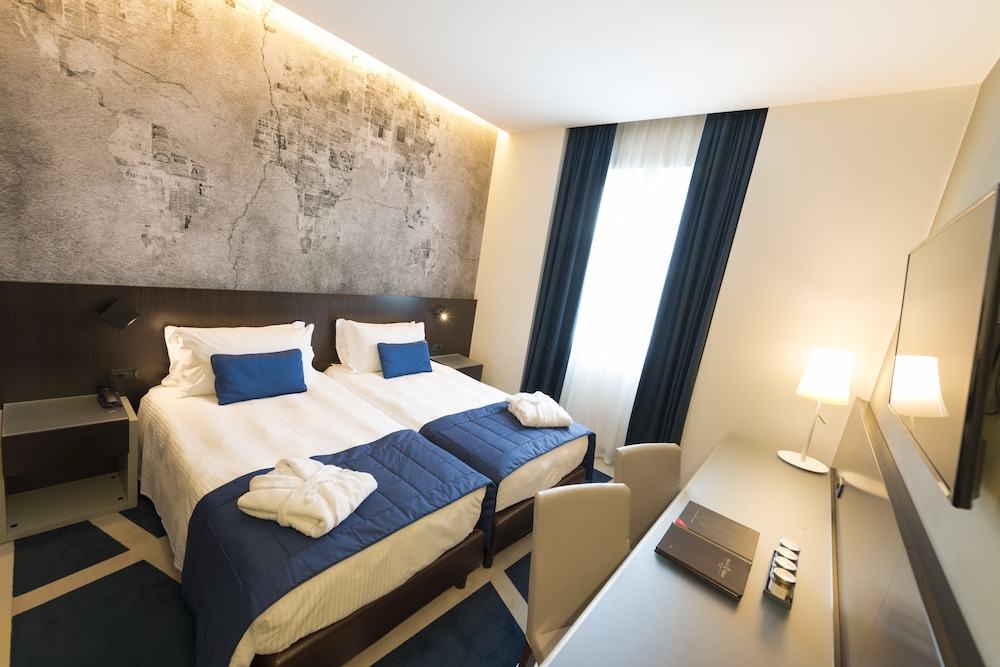 Hotel Manin — Hotel rooms in Milan, Lombardy