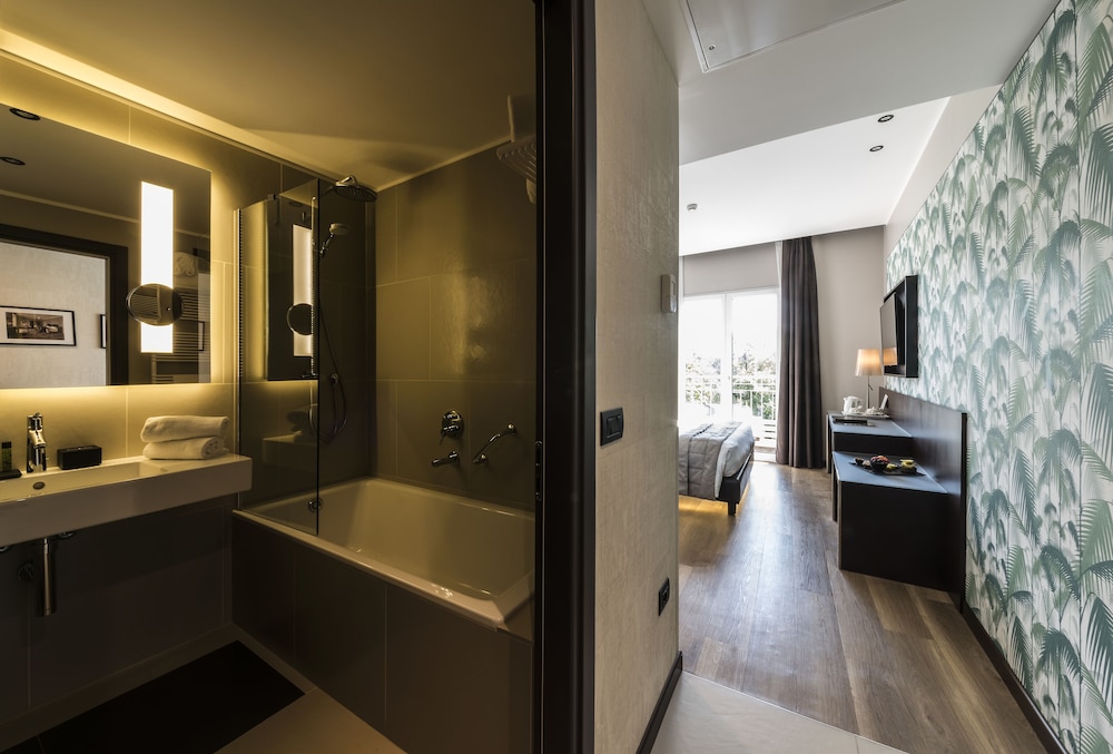 Hotel Manin — Hotel rooms in Milan, Lombardy