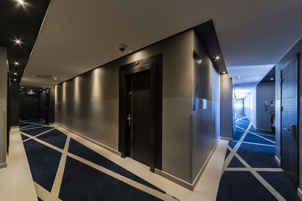 Hotel Manin — Hotel building in Milan, Lombardy