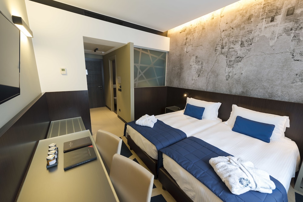 Hotel Manin — Hotel rooms in Milan, Lombardy