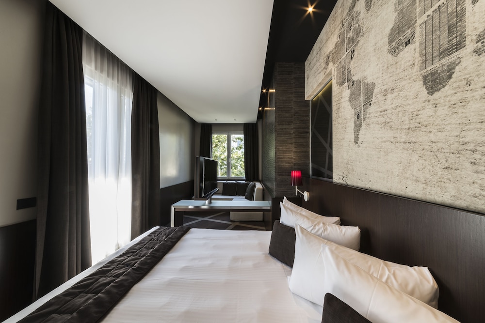 Hotel Manin — Hotel rooms in Milan, Lombardy
