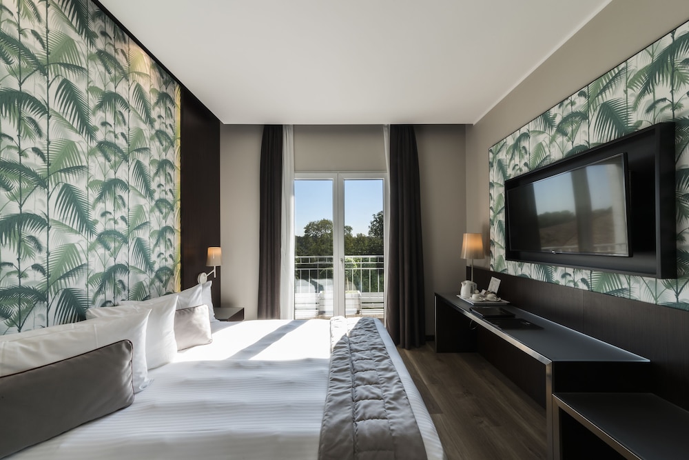 Hotel Manin — Hotel rooms in Milan, Lombardy