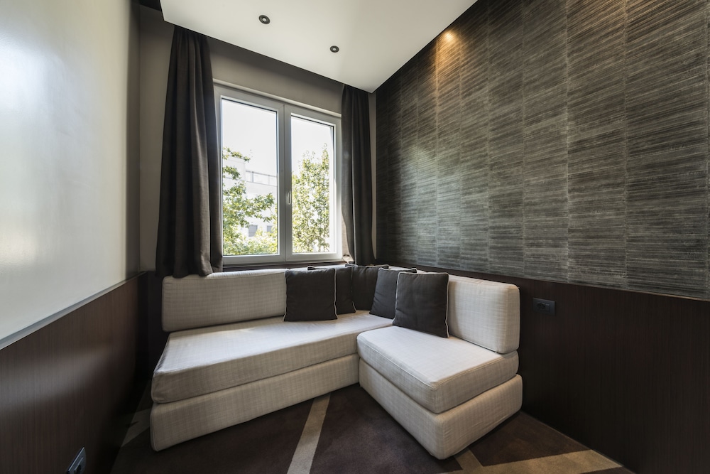 Hotel Manin — Hotel rooms in Milan, Lombardy