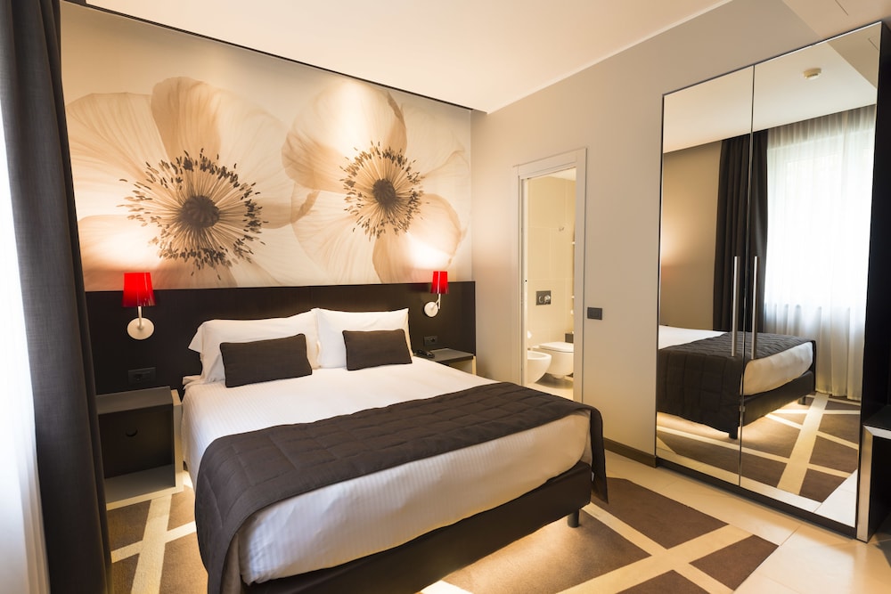 Hotel Manin — Hotel rooms in Milan, Lombardy