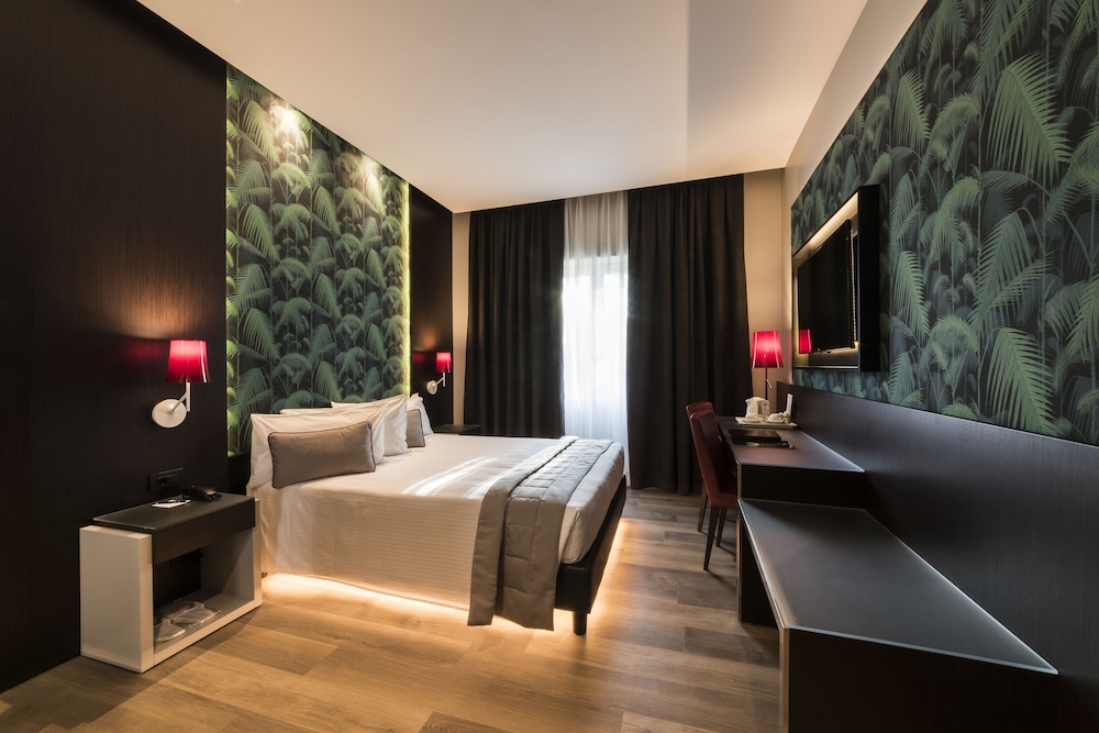 Hotel Manin — Hotel rooms in Milan, Lombardy