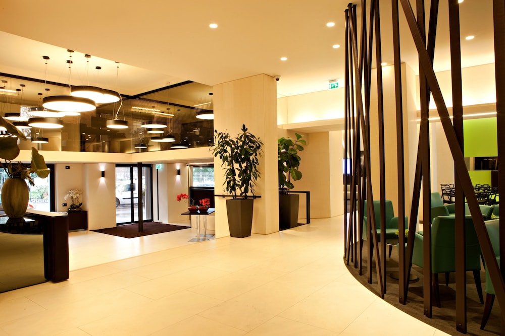 Hotel Manin — Hotel building in Milan, Lombardy