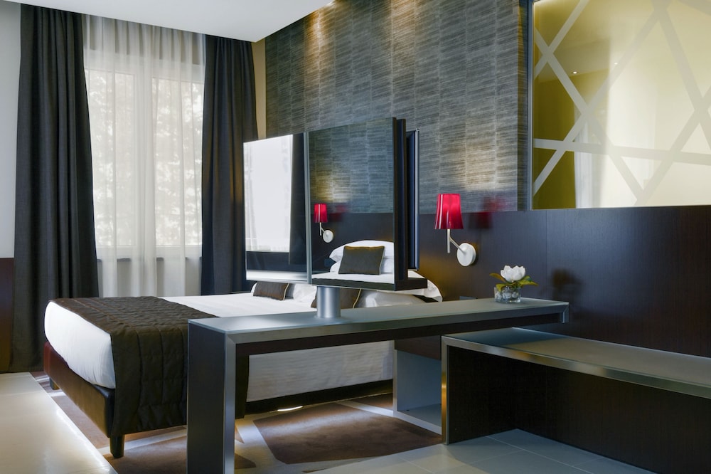 Hotel Manin — Hotel rooms in Milan, Lombardy
