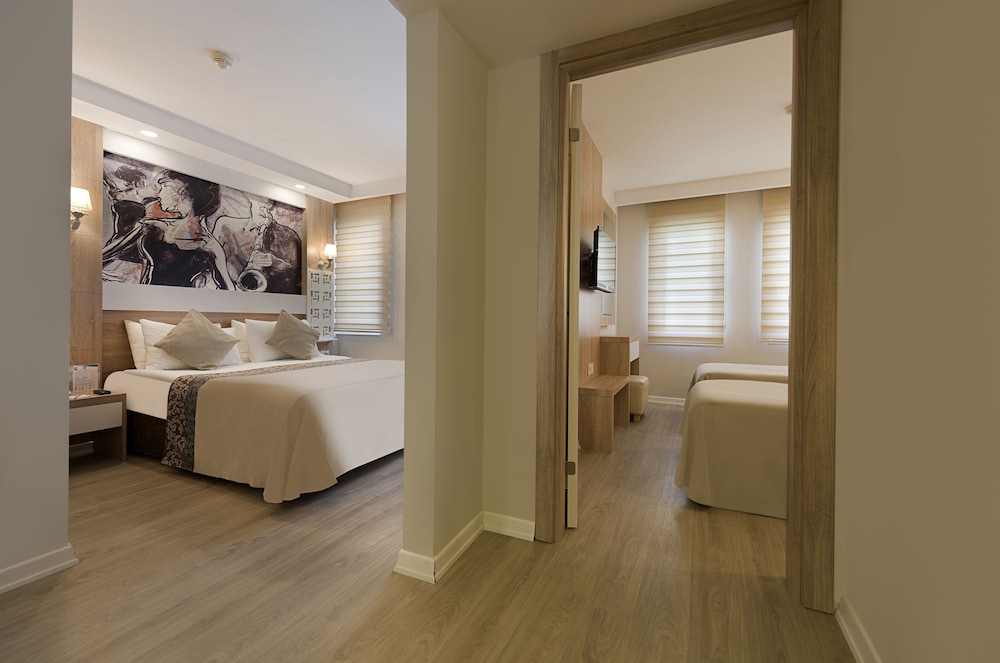 Sealife Family Resort Hotel — Hotel rooms in Antalya