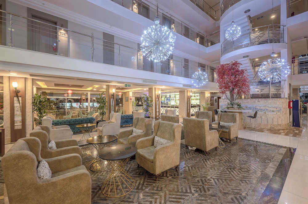 Sealife Family Resort Hotel — Restaurant & bars in Antalya