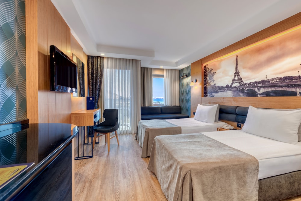 Sealife Family Resort Hotel — Hotel rooms in Antalya