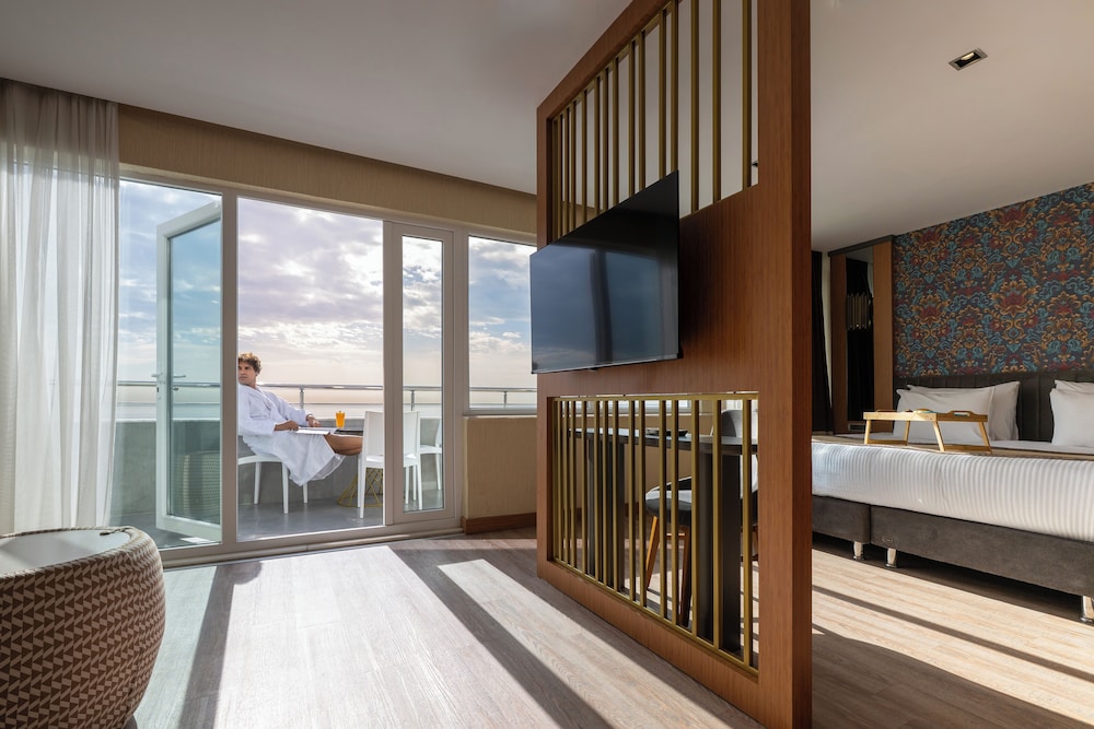 Sealife Family Resort Hotel — Hotel rooms in Antalya