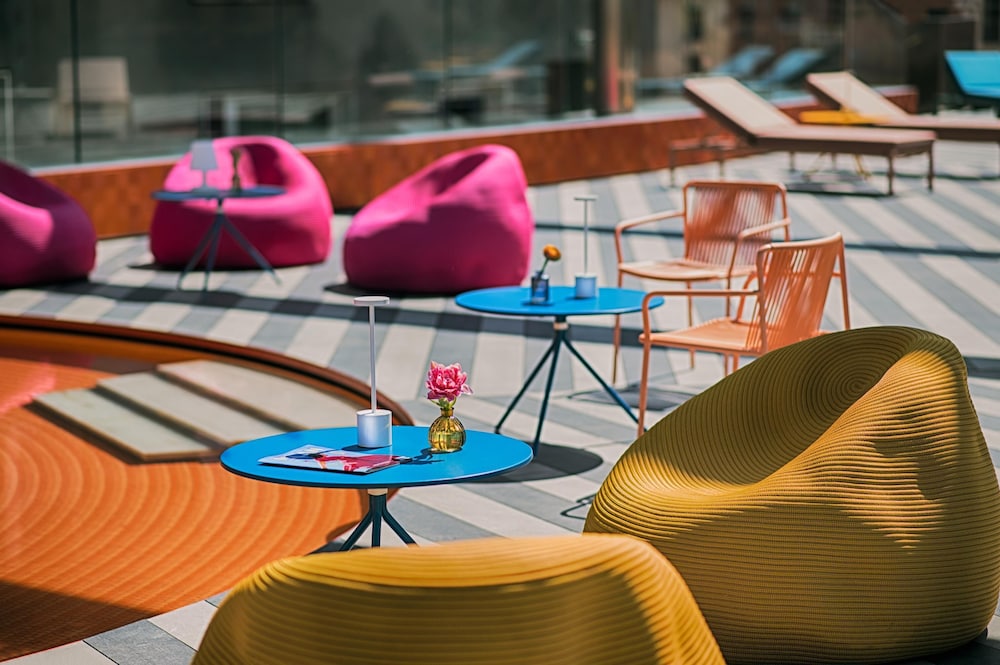 Nhow Milano — Restaurant & bars in Milan, Lombardy