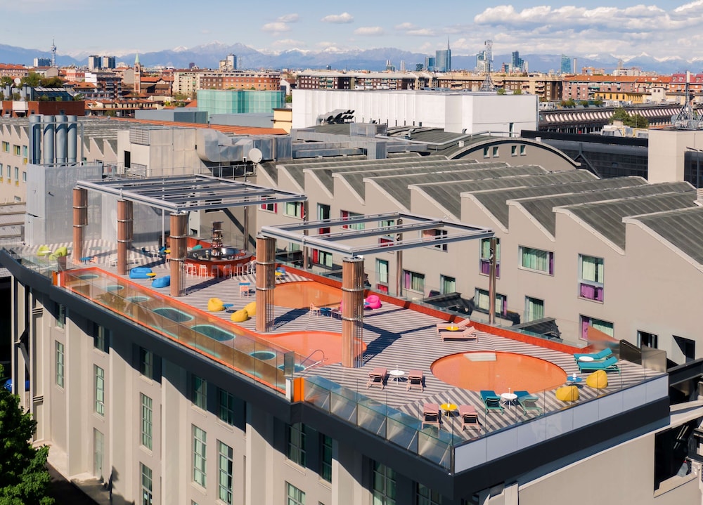 Nhow Milano — Swimming pool in Milan, Lombardy