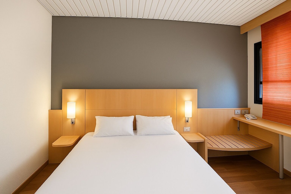a&o Hostel Milano Ca Granda — Hotel rooms in Milan, Lombardy