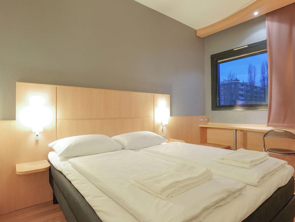 a&o Hostel Milano Ca Granda — Hotel rooms in Milan, Lombardy