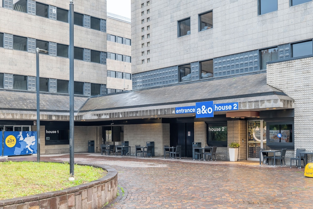 a&o Hostel Milano Ca Granda — Hotel building in Milan, Lombardy