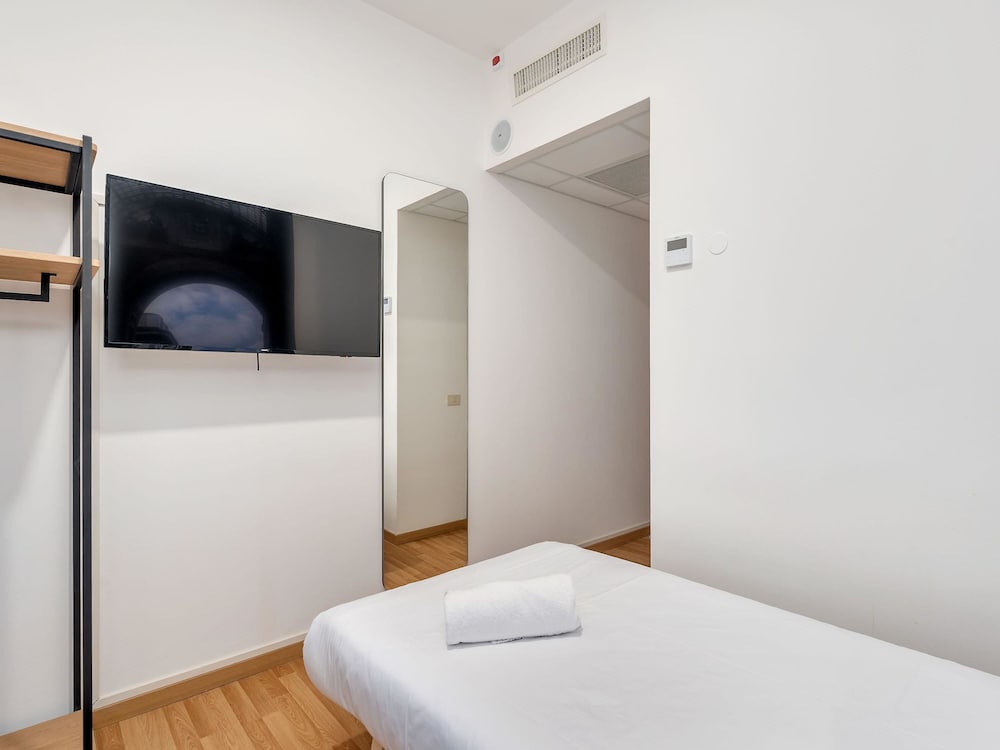 B&B Hotel Milano Ornato — Hotel rooms in Milan, Lombardy