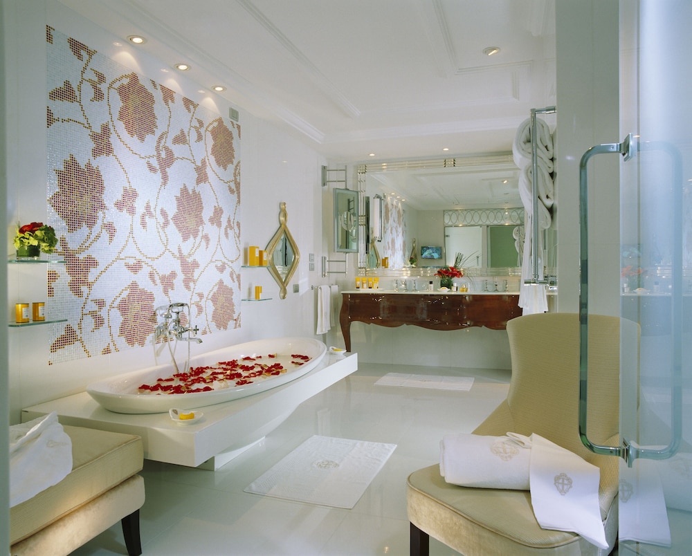Hotel Principe Di Savoia — Hotel rooms in Milan, Lombardy