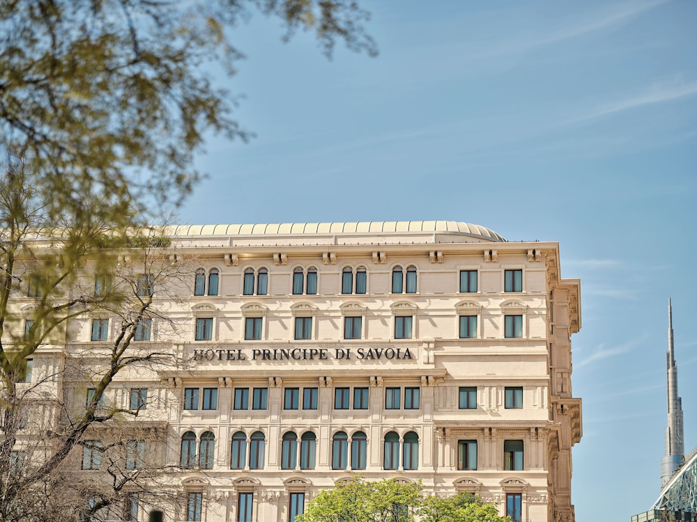 Hotel Principe Di Savoia — Hotel building in Milan, Lombardy