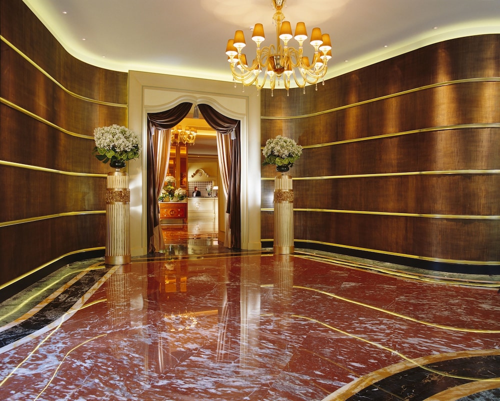 Hotel Principe Di Savoia — Hotel building in Milan, Lombardy
