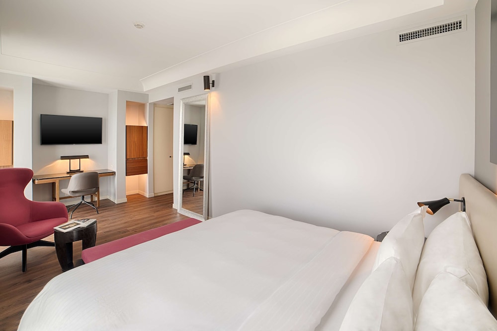 Radisson Blu Hotel, Milan — Hotel rooms in Milan, Lombardy