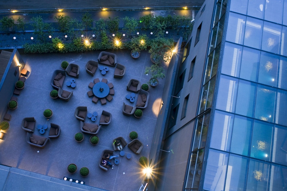 Radisson Blu Hotel, Milan — Hotel building in Milan, Lombardy