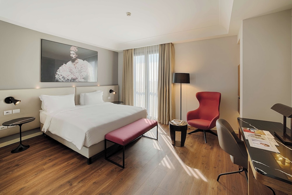 Radisson Blu Hotel, Milan — Hotel rooms in Milan, Lombardy