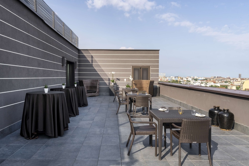 Radisson Blu Hotel, Milan — Restaurant & bars in Milan, Lombardy